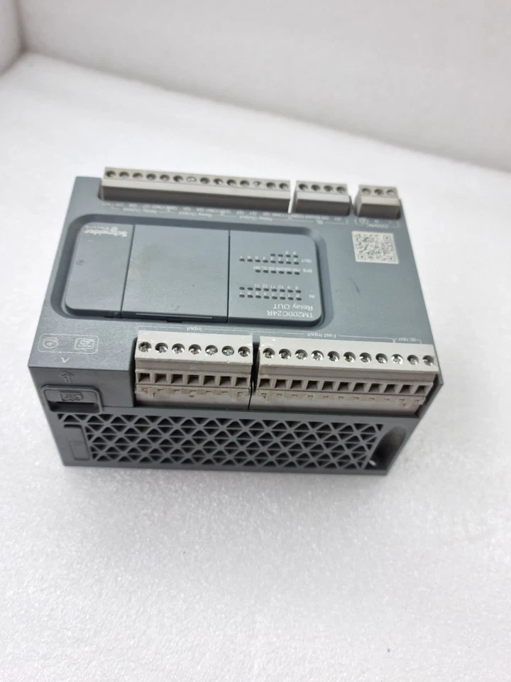 SCHNEIDER TM200C24R Modicon PROGRAMMABLE LOGIC CONTROLLER (USED)